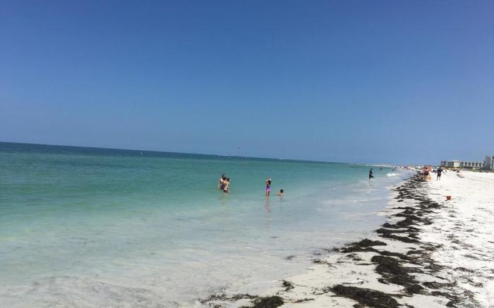 Beachcomber Beach Resort & Hotel