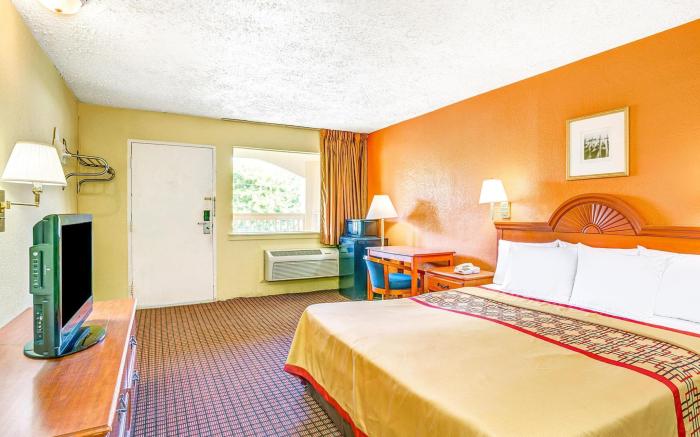 Days Inn by Wyndham Chesapeake