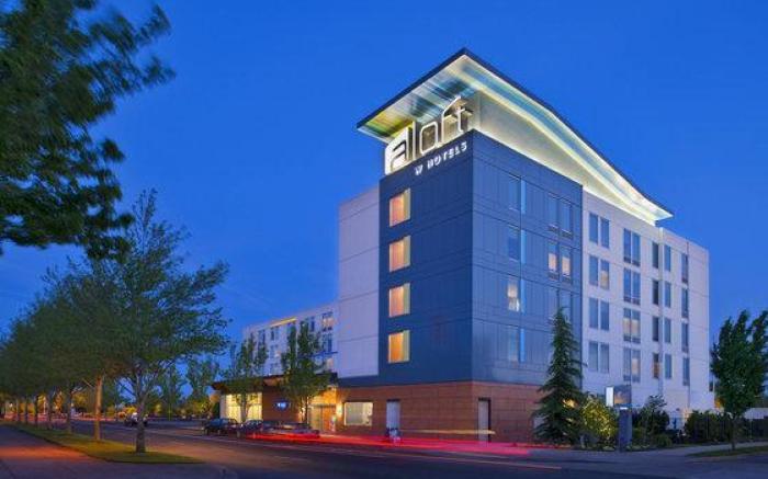 Aloft Portland Airport at Cascade Station