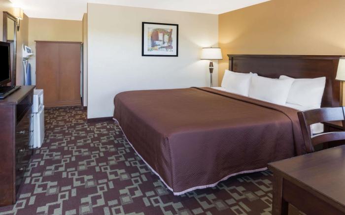 Travelodge by Wyndham Newport