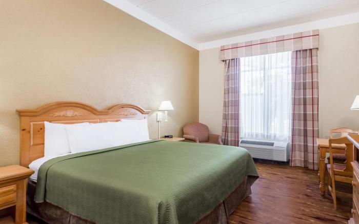 Wingate by Wyndham Savannah Gateway