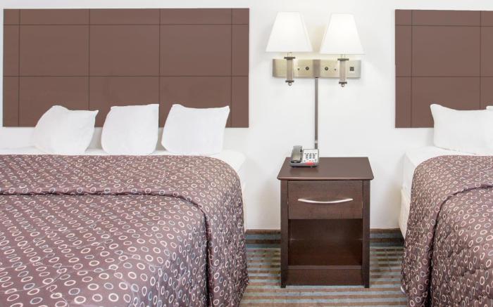 Super 8 By Wyndham Cedar Falls