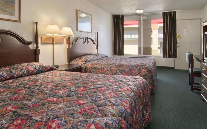 Super 8 By Wyndham Oklahoma Fairgrounds
