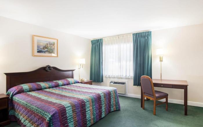 Travelodge by Wyndham Lake George NY