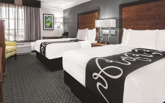 La Quinta Inn & Suites by Wyndham San Antonio Riverwalk