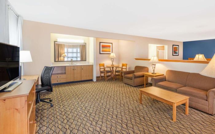 Baymont by Wyndham St. Ignace Lakefront