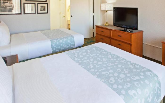 La Quinta Inn & Suites by Wyndham Nashville Airport/Opryland