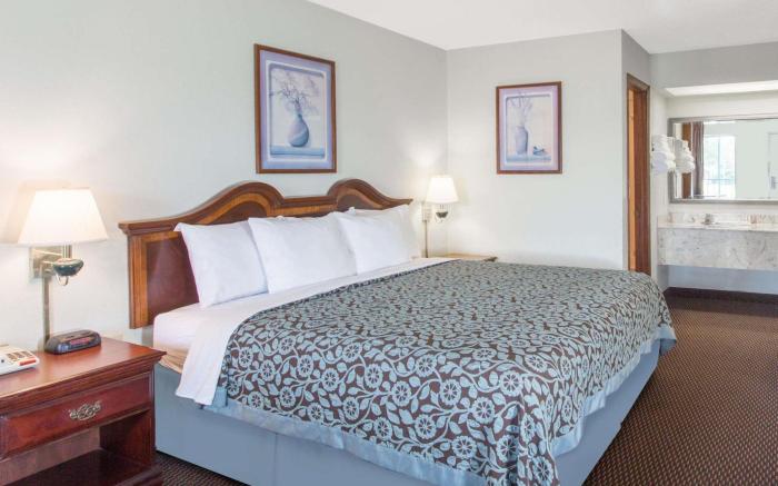 Days Inn by Wyndham West Point