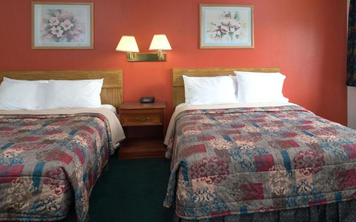 Travelodge by Wyndham Lincoln South