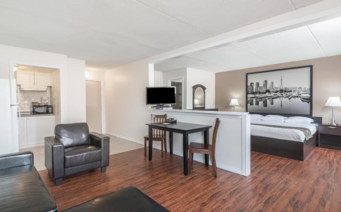 Super 8 By Wyndham Cambridge/Kitchener/Waterloo Area