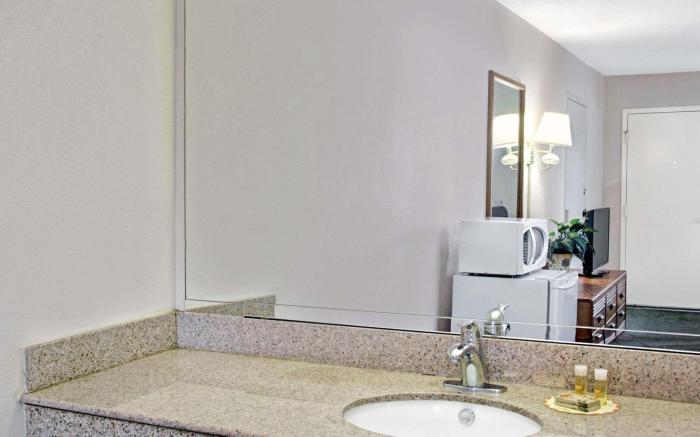 Days Inn by Wyndham Walterboro