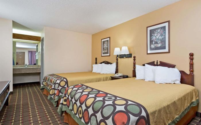 Super 8 By Wyndham Franklin Hwy 31