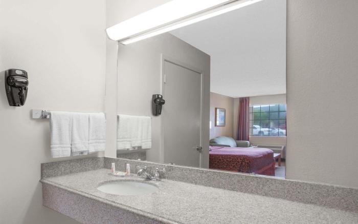 Days Inn by Wyndham Ruston LA
