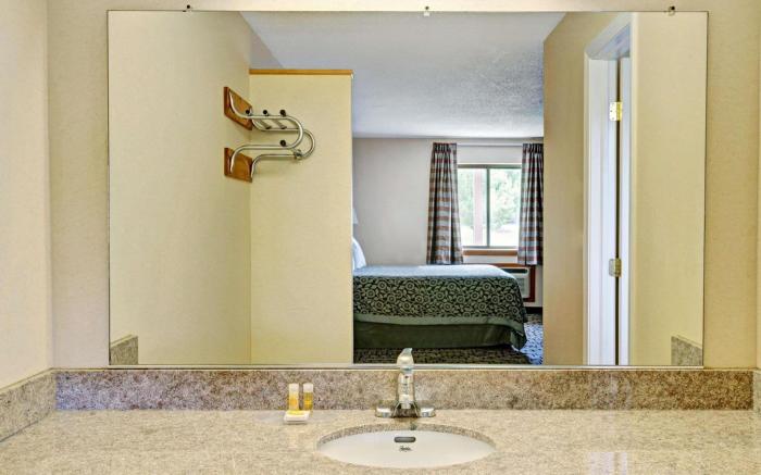 Econo Lodge Bethel - Danbury
