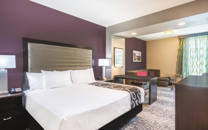 La Quinta Inn & Suites by Wyndham Clifton Park/Saratoga Area