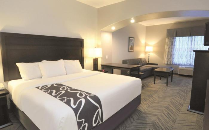 La Quinta Inn & Suites by Wyndham Brookshire
