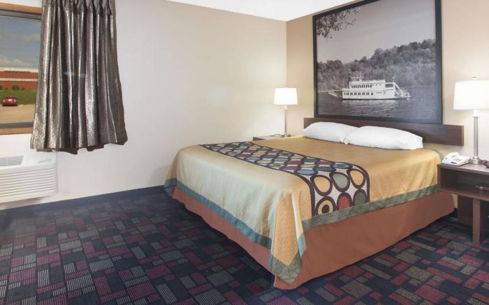 Super 8 By Wyndham Boonville