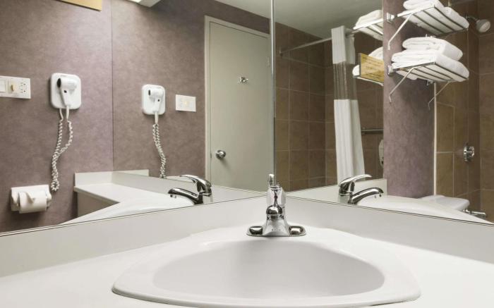 Days Inn by Wyndham Ottawa West