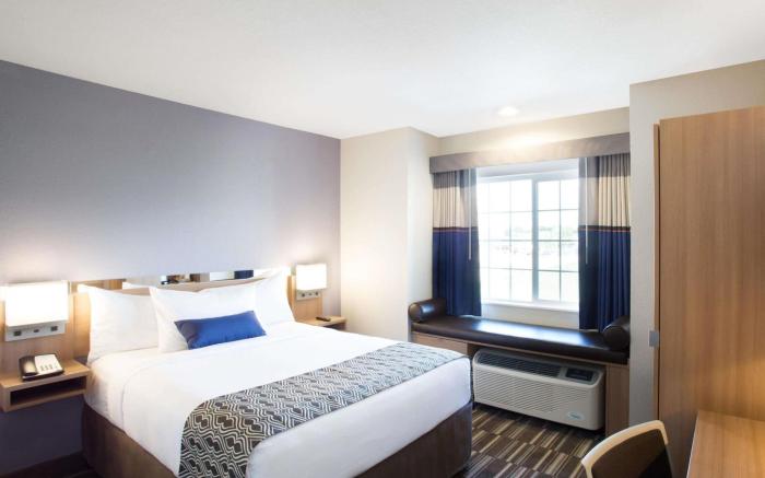 Microtel Inn & Suites by Wyndham Naples Vernal