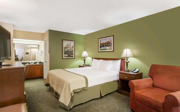 Baymont by Wyndham Waycross