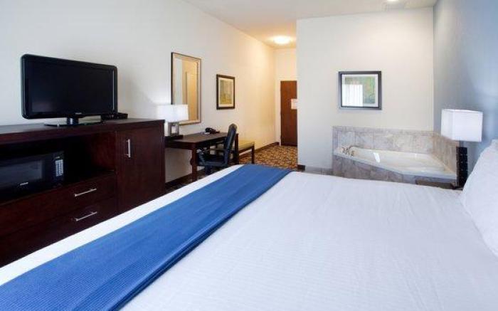 Holiday Inn Express Hotel & Suites Atlanta Airport West - Camp Creek By IHG
