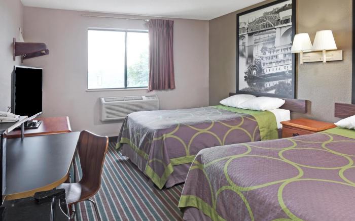 Super 8 By Wyndham Nashville/ Dntn/ Opryland Area