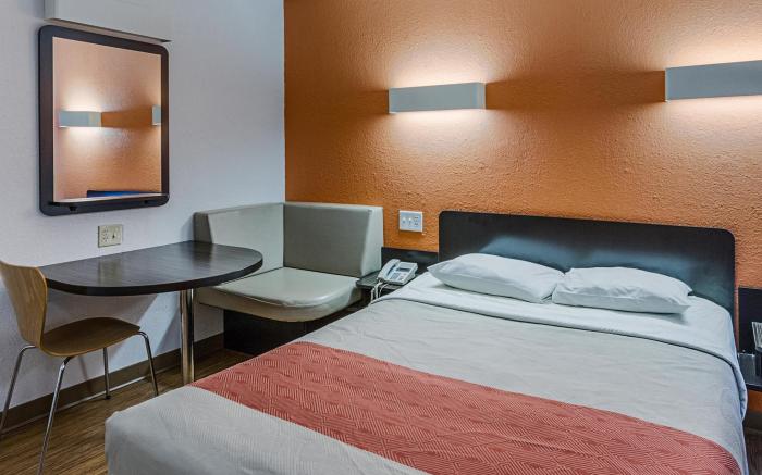 Motel 6 Oshkosh, WI