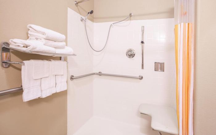 La Quinta Inn & Suites by Wyndham Bay City