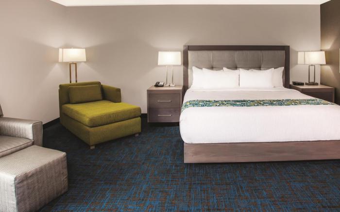 La Quinta Inn & Suites by Wyndham St. Paul-Woodbury