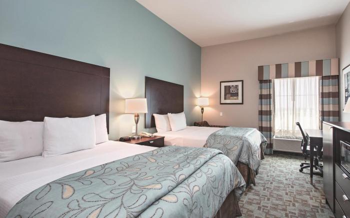 La Quinta Inn & Suites by Wyndham Fort Worth - Lake Worth