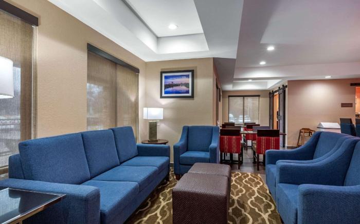 Comfort Inn & Suites Montgomery East Carmichael Rd