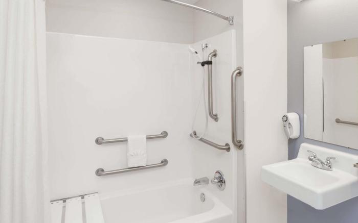 Microtel Inn & Suites by Wyndham Elkhart