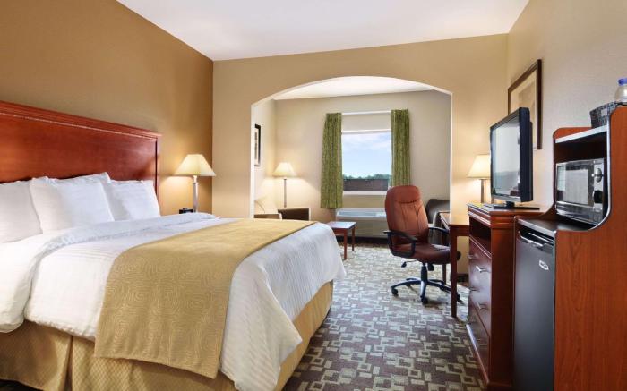 Days Inn & Suites by Wyndham Cabot