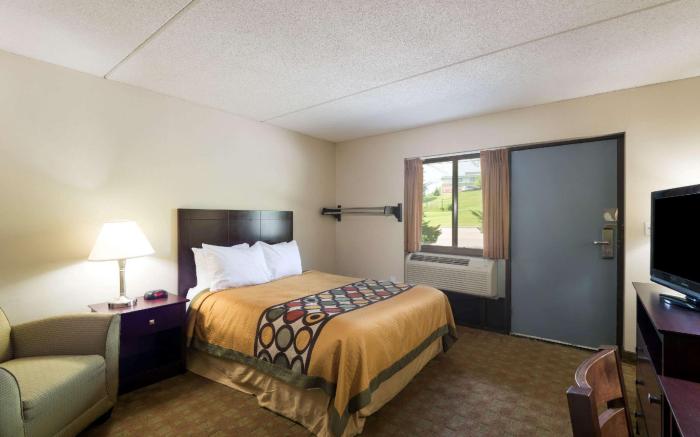 Super 8 By Wyndham White River Junction