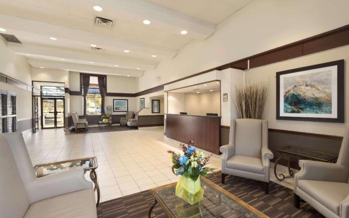 Travelodge by Wyndham Edmonton South