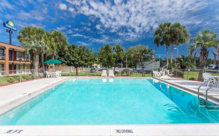 Days Inn by Wyndham Lake City I-75