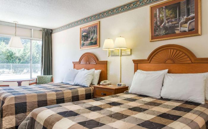 Days Inn by Wyndham Lake City I-75