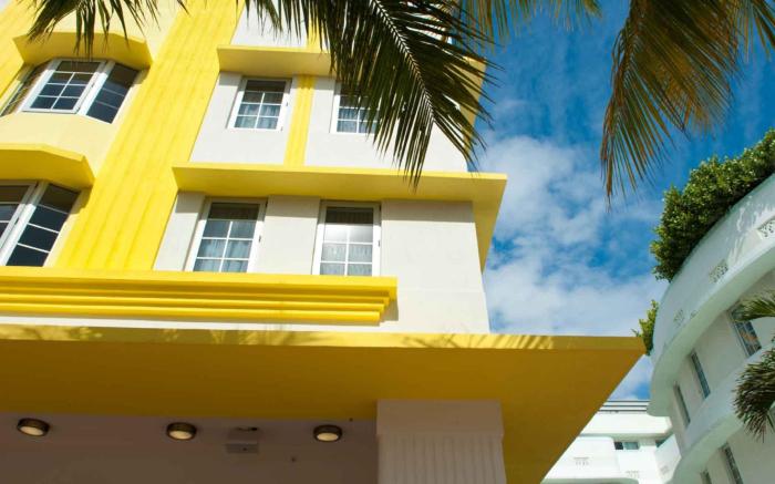 Leslie Hotel