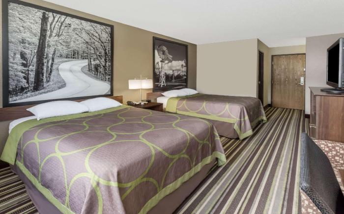 Super 8 By Wyndham Plymouth