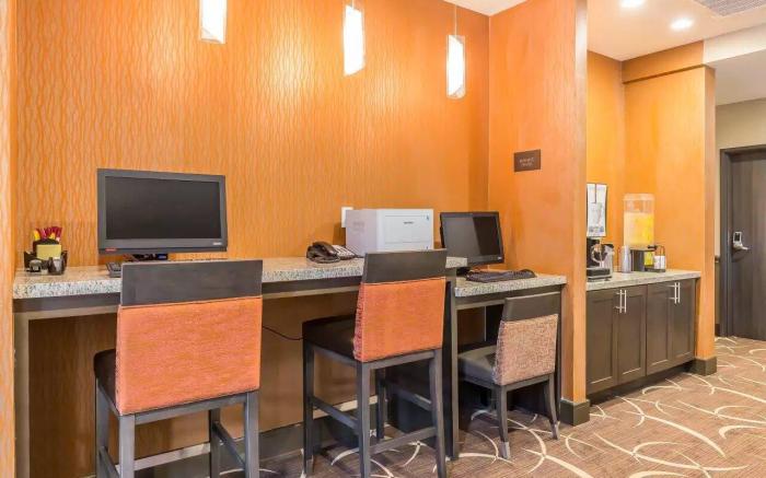 Comfort Suites Northwest Houston At Beltway 8