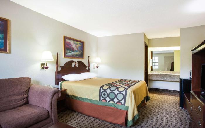 Super 8 By Wyndham Cabot