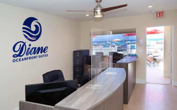 Diane Oceanfront Suites
