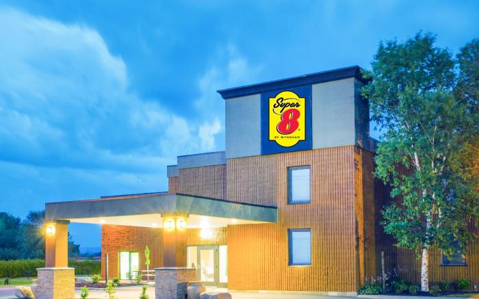 Super 8 By Wyndham Plattsburgh