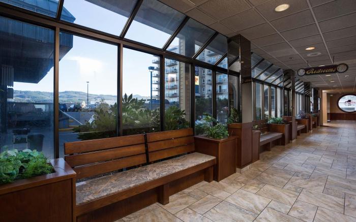 Promenade Inn & Suites Oceanfront
