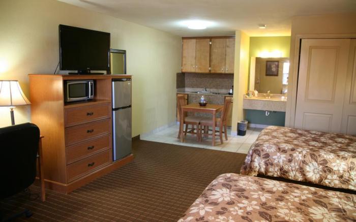 Coach Light Inn