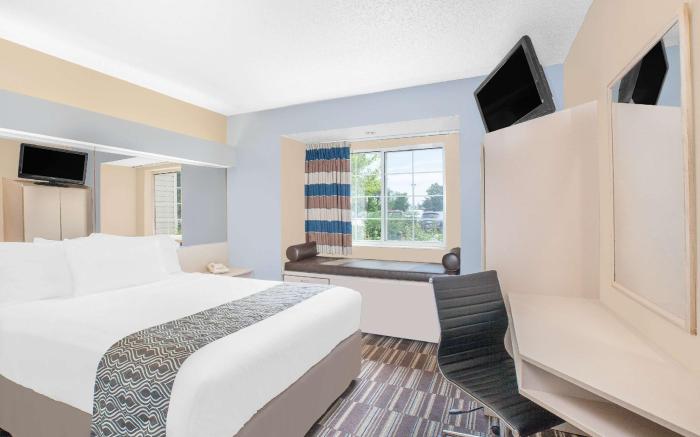 Microtel Inn & Suites by Wyndham Clear Lake