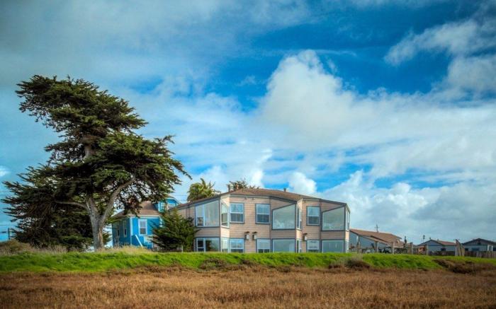 Captain's Inn at Moss Landing
