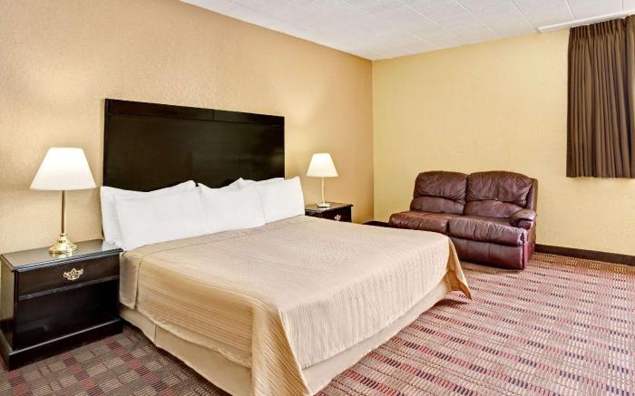 Howard Johnson by Wyndham Pikesville