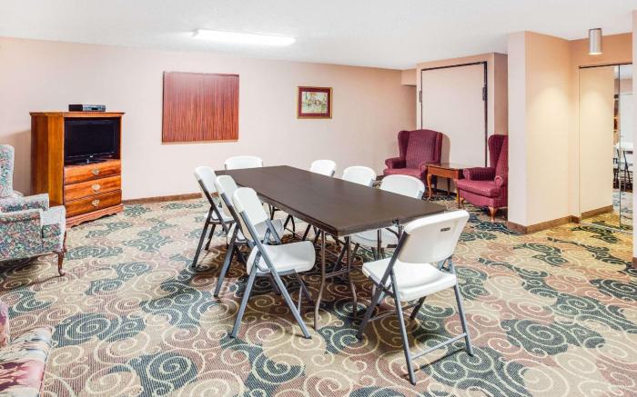Days Inn by Wyndham Greenville MS