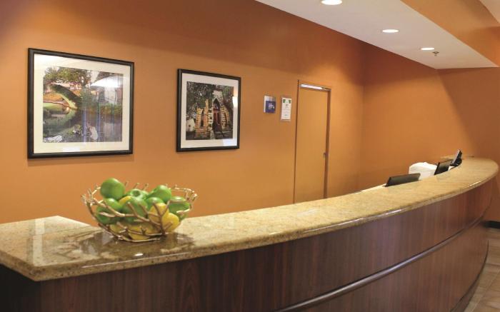 La Quinta Inn & Suites by Wyndham San Antonio Medical Ctr NW